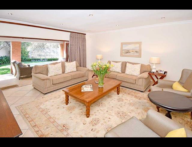 3 BEDROOM FREEHOLD FOR SALE IN CRAIGHALL
